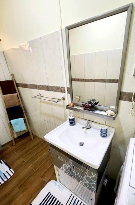 Kot Nu - Beach Themed Apartment - 3 Mins Walk From The Sea Flic-en-Flacq المظهر الخارجي الصورة