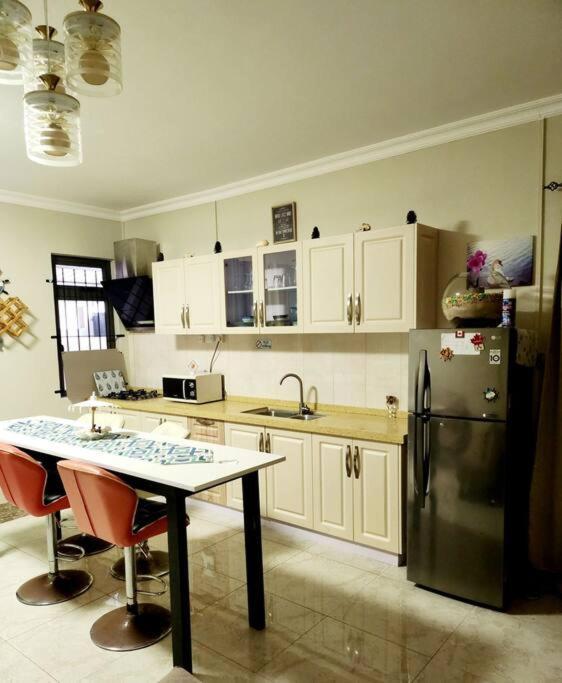 Kot Nu - Beach Themed Apartment - 3 Mins Walk From The Sea Flic-en-Flacq المظهر الخارجي الصورة
